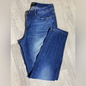 Women’s Nine West Curvy Skinny Jean—Size 8